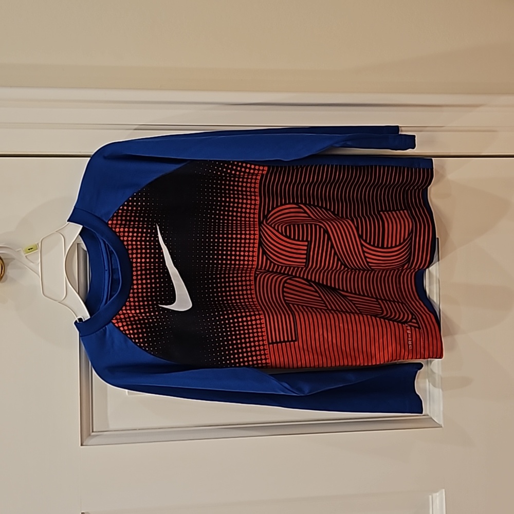 NIKE Dri-fit long sleeve t-shirt size 6